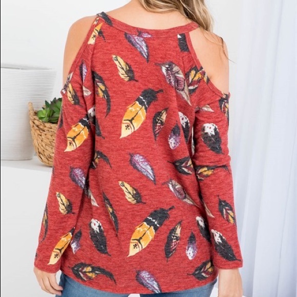 New Junior's Boutique Red feather open shoulder top - Picture 3 of 4